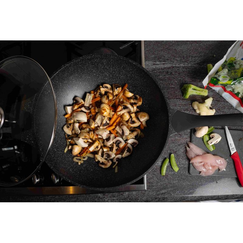 32 cm Cast Iron Wok – Durable, All Heat Sources